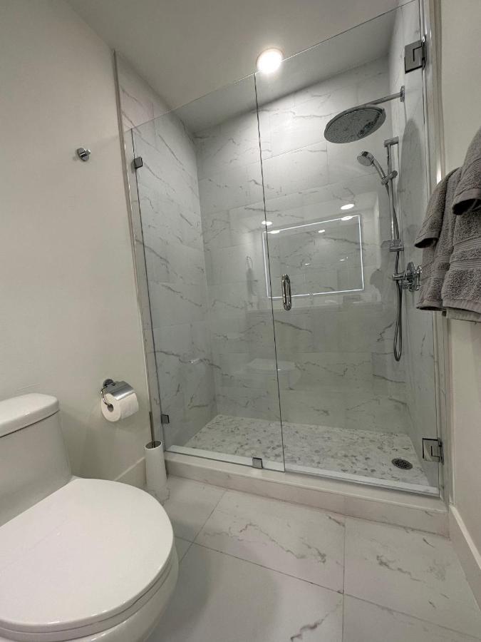 Вилла The Sun House - 3 Bed, 2 Bath, Private Pool, Fire Pit, Huge Backyard Форт-Лодердейл Экстерьер фото